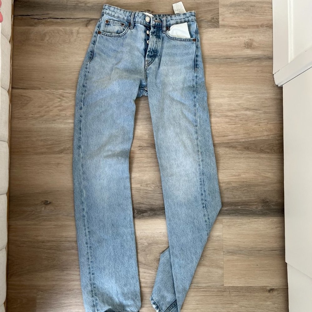 ZARA STRAIGHT LEG JEANS